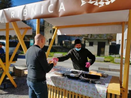 Lokalna tržnica v Ribnici