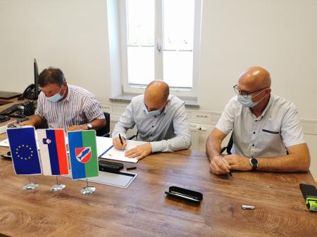 Podpis pogodbe SV. Križ - Breže