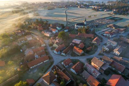 HROVAČA je razglašena za NAJ gostoljubnejše vaško jedro!