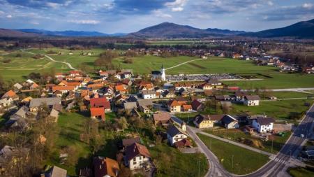 HROVAČA je razglašena za NAJ gostoljubnejše vaško jedro!