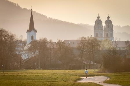 HROVAČA je razglašena za NAJ gostoljubnejše vaško jedro!