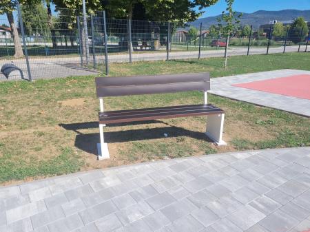 pametna klop v Športnem parku Ribnica