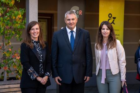 Tina Peček, direktorica Rokodelskega centra, mag. Dejan Židan, državni sekretar MGTŠ, mag. Karla Pinter, generalna direktorica Direktorata za notranji trg