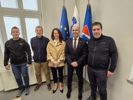 Podpis pogodbe z izvajalci programa »Kategorizirani športniki v občini Ribnica«