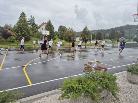 Odprtje prenovljenega igrišča v Grčaricah