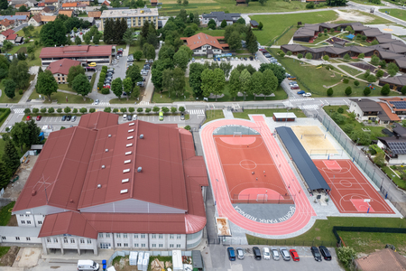 Podpisana je pogodba za izvedbo sončne elektrarne na objektu Športnega centra Ribnica