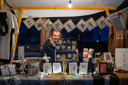 Ribnica zažarela v praznični podobi