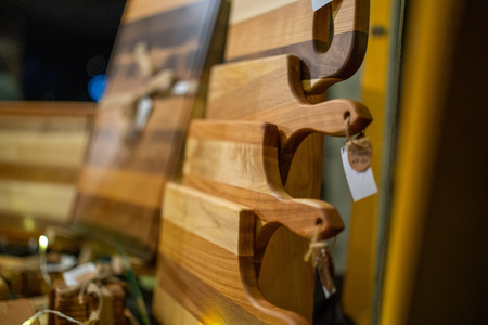 Ribnica zažarela v praznični podobi